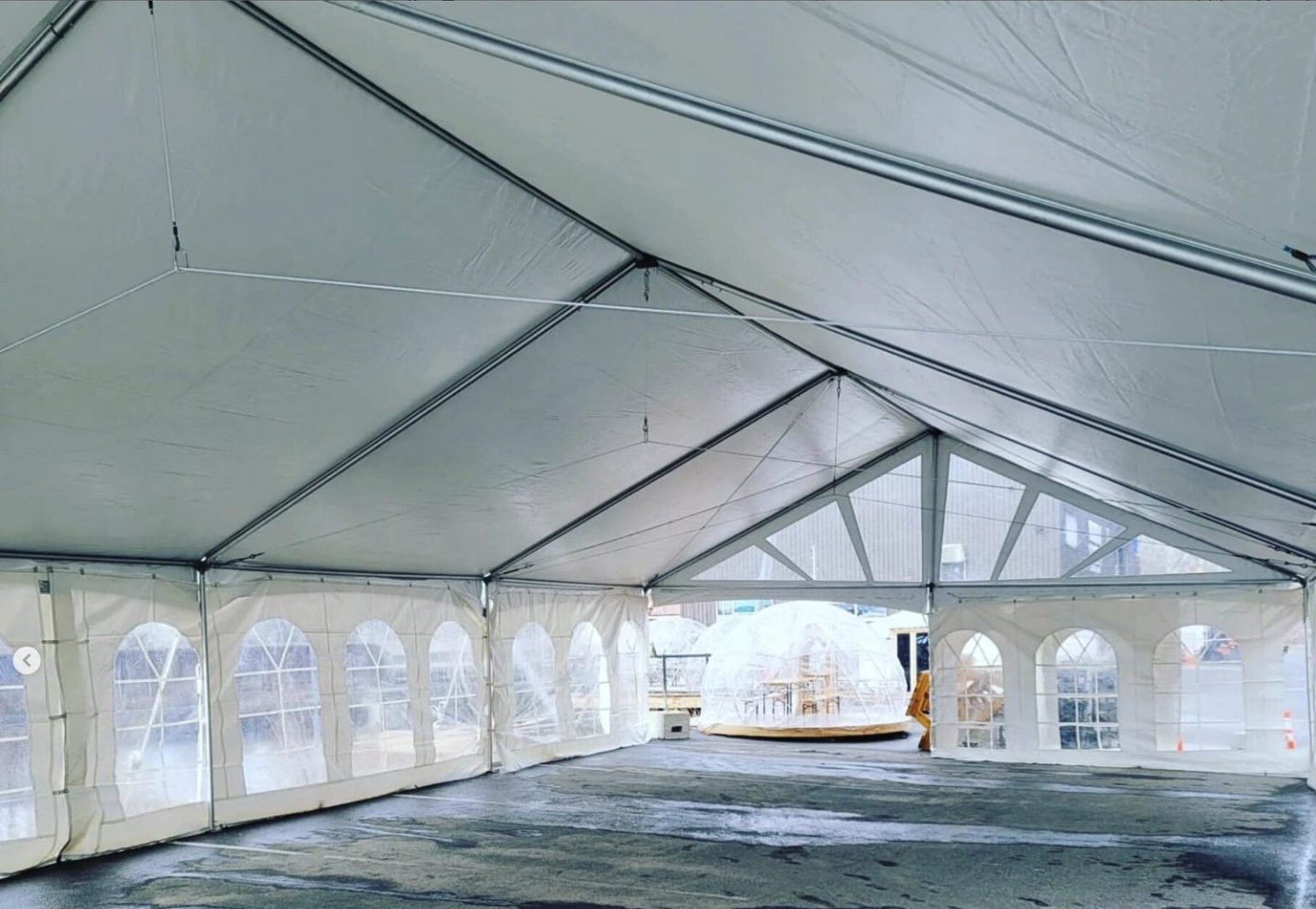 MES-April2022-restauranttent.jpg